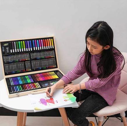 π¨ 180-Piece Art Set in Wooden Case