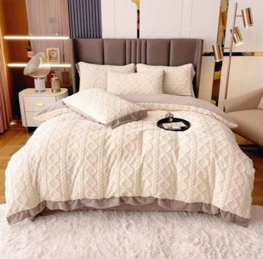 π¦ Geometric Fleece Comforter β 5 Piece Set