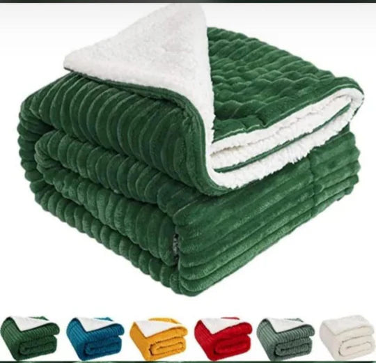 ๐๏ธ Line Pattern Sherpa Blanket โ Ultimate Cozy Throw