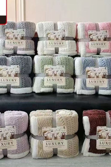 🧣 Patterned Sherpa Blanket