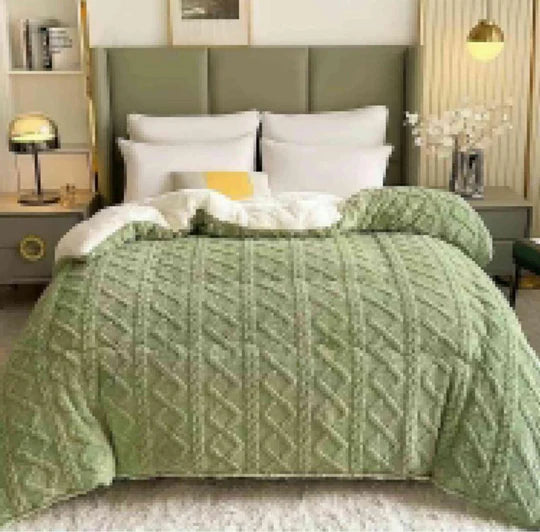 π¦ Geometric Fleece Comforter β 5 Piece Set