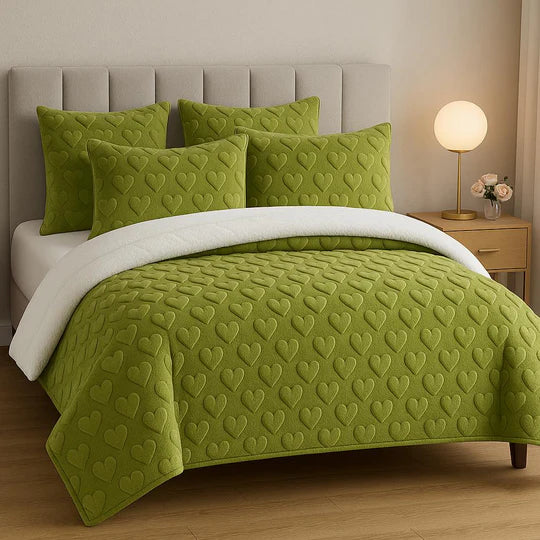 π Heart Fleece Comforter Set β 5 Piece