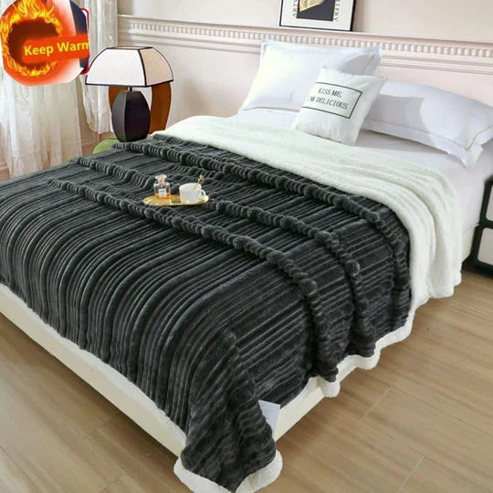 ✨ Elegant Line Patterned Sherpa Blanket