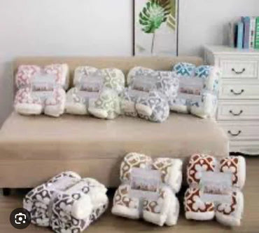 🌸 Flower Patterned Sherpa Blanket
