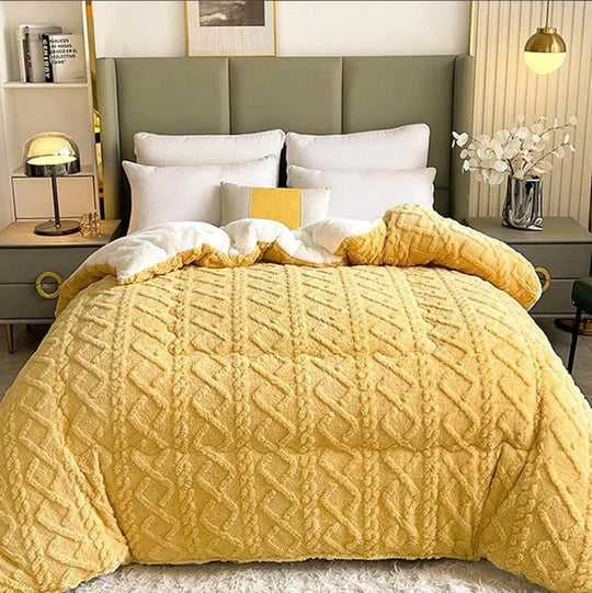 π¦ Geometric Fleece Comforter β 5 Piece Set