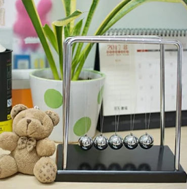⚖️ Newton’s Cradle