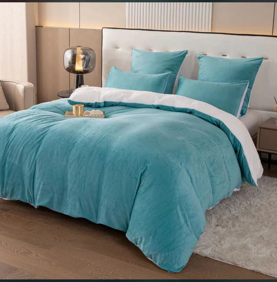 ✨ Velvet Comforter Set – 5 Piece
