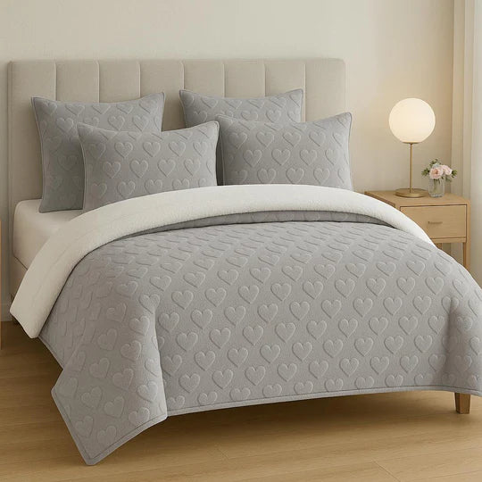 💖 Heart Fleece Comforter Set – 5 Piece