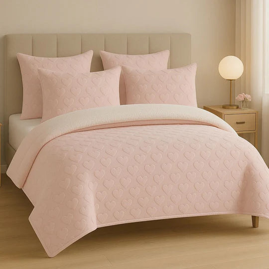 💖 Heart Fleece Comforter Set – 5 Piece