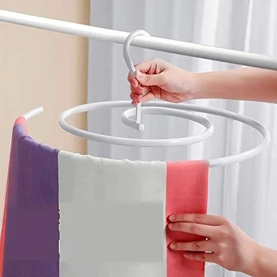 🌀 Spiral Laundry Hanger