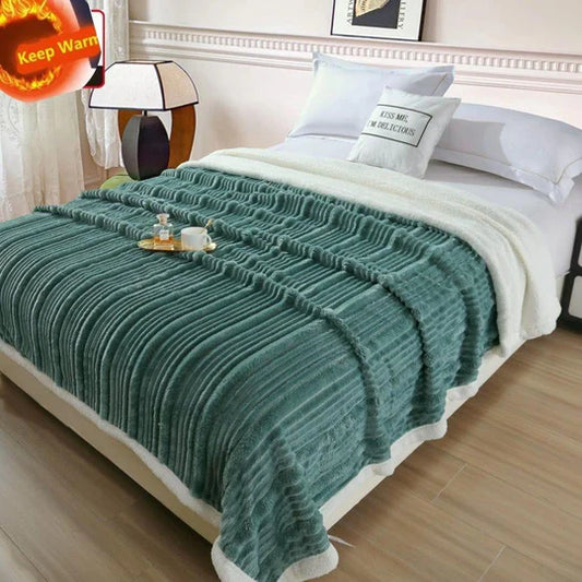 ✨ Elegant Line Patterned Sherpa Blanket